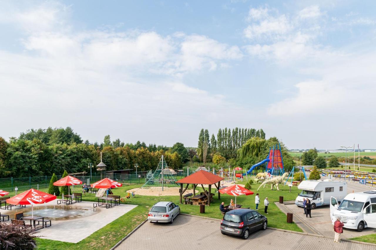 Hotel Odejewscy Chojnice Buitenkant foto