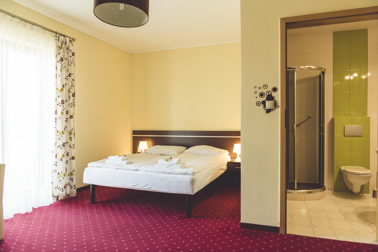 Hotel Odejewscy Chojnice Buitenkant foto