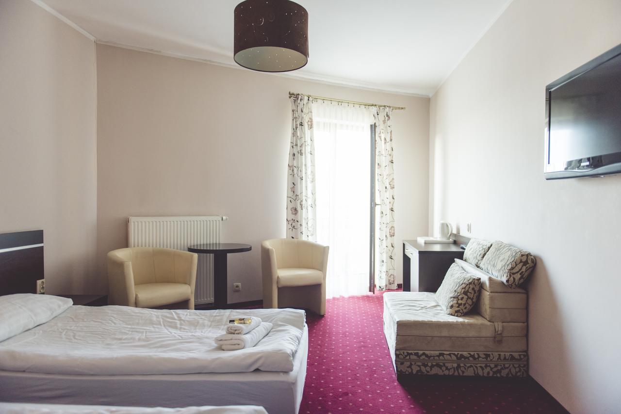 Hotel Odejewscy Chojnice Buitenkant foto