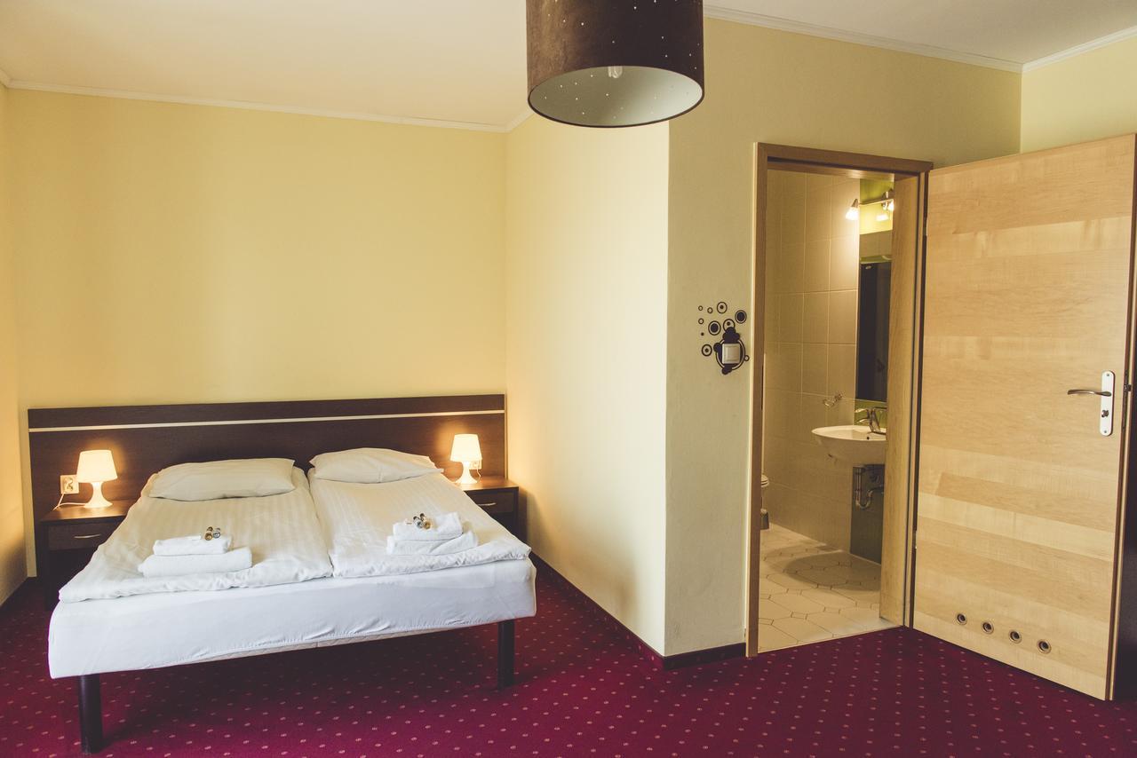 Hotel Odejewscy Chojnice Buitenkant foto